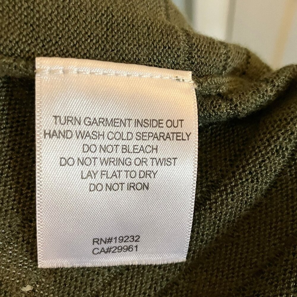 Alfred Dunner Petite Dark Green Long Sleeved Lightweight Cardigan Size PM - Picture 3 of 7